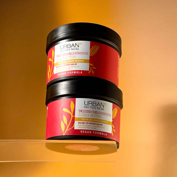 ماسک موی داخل حمام اربن کر مخصوص موهای فر Twisted Curls Hibiscus & Shea Butter Yoğun Saç Bakım Maskesi حجم 230 میلی لیتر - Image 6