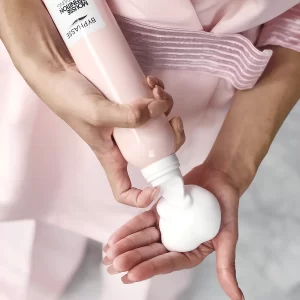 موس حالت دهنده موهای فر بایفاس Byphasse Curls Defenition Hair Mousse حجم 300 میلی لیتر